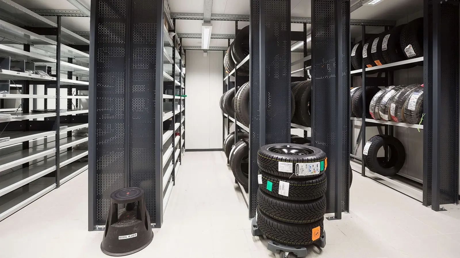 Tire & Wheel Shelving