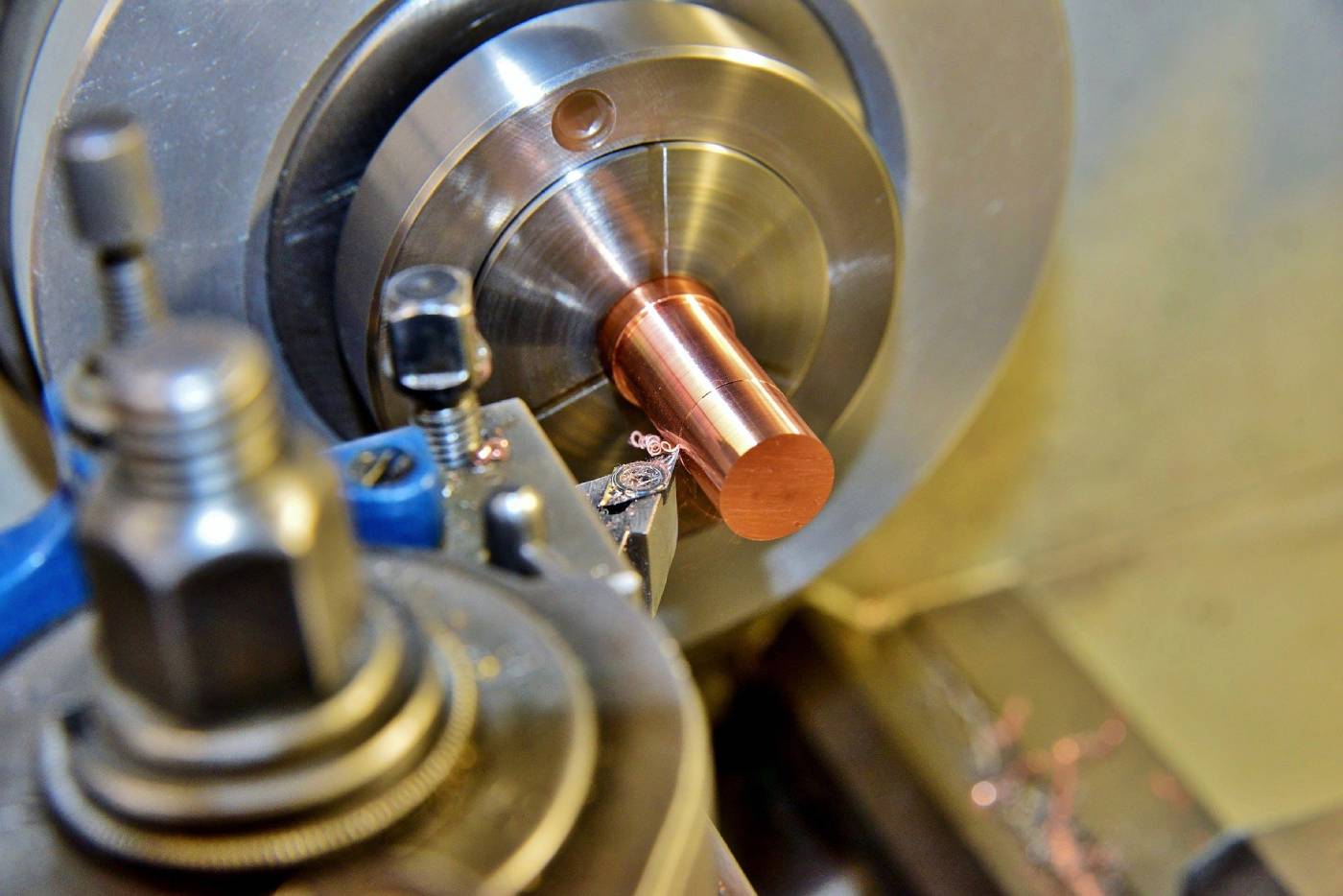 Lathe-4021097_1920 (1)
