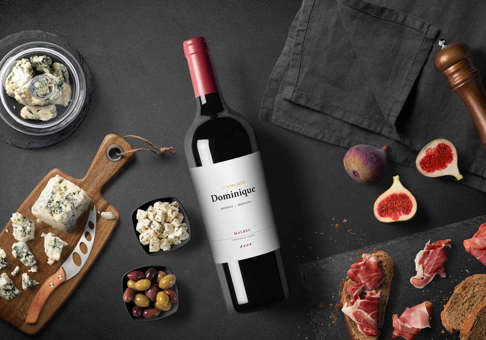 Wine-mockup-label