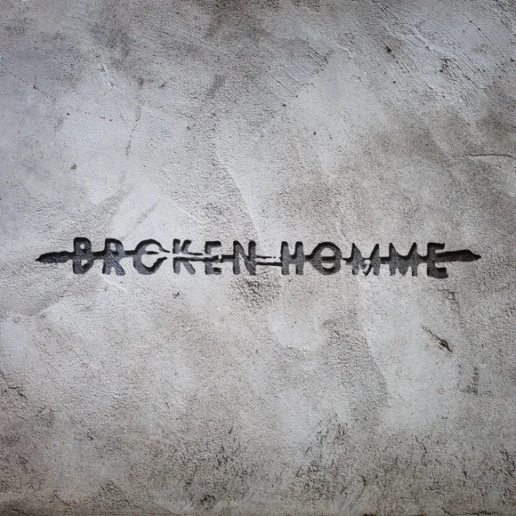 Broken Homme