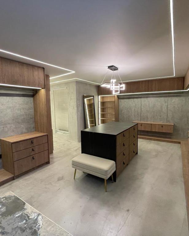 Walk In Closet.3