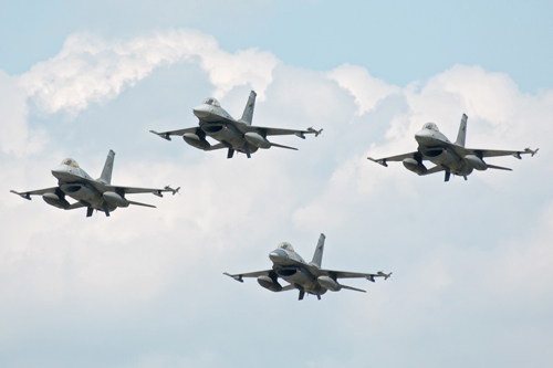 F-16-flight-formation