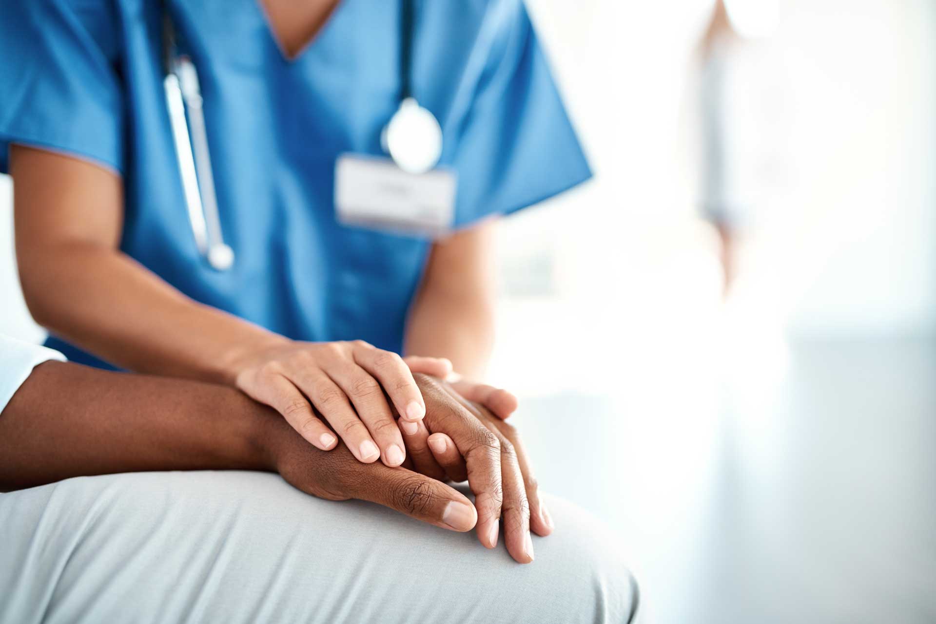 Nurse_holding_patients_hand