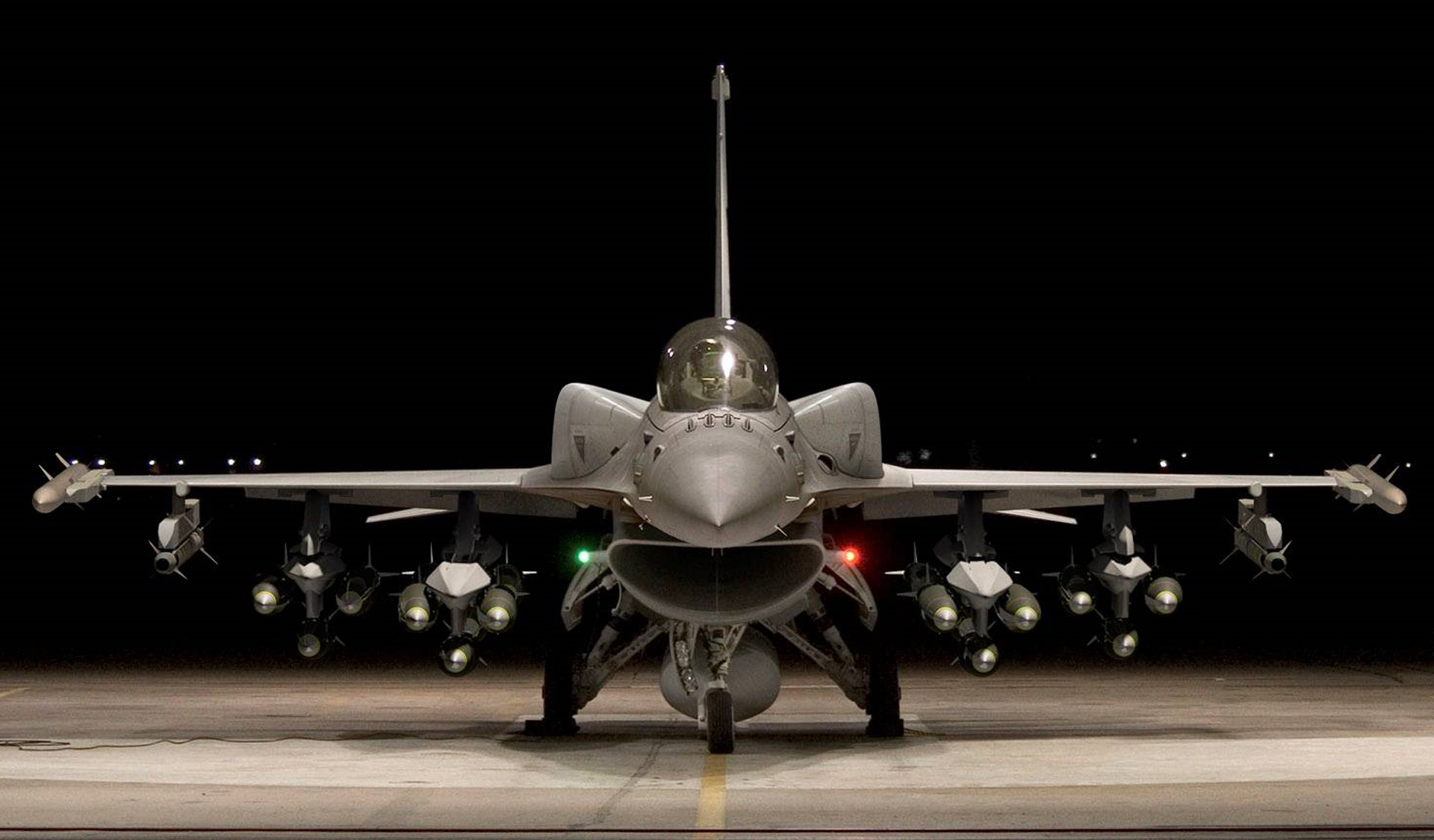 F-16V military fighter