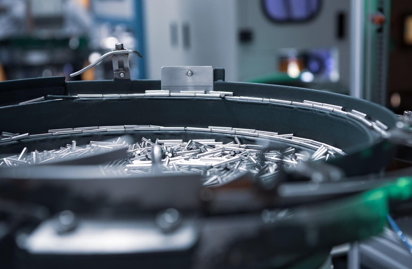 Automated screw bowl feeder