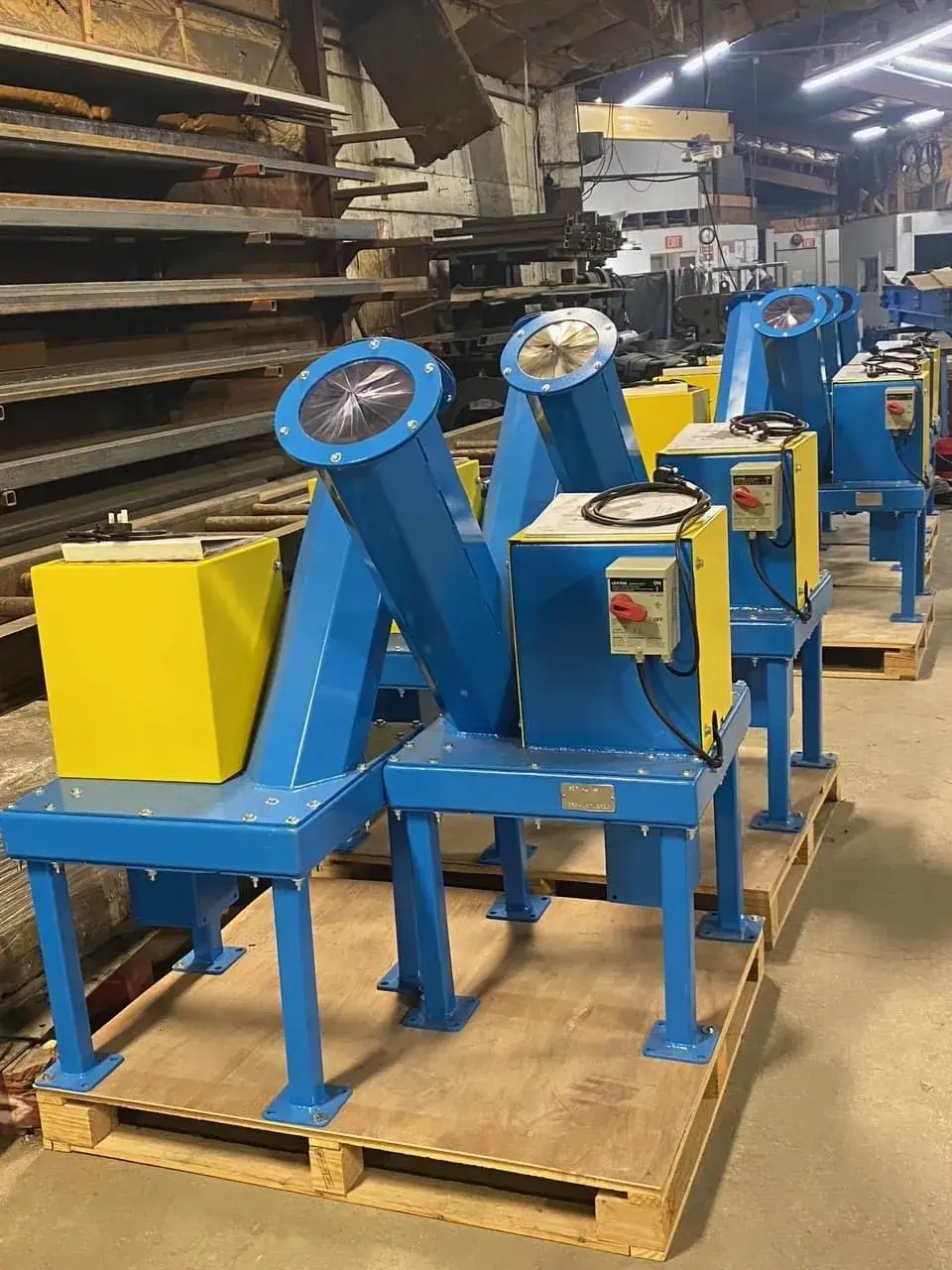 Glass bottle crusher