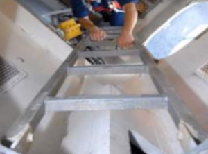 Vertical ladder image