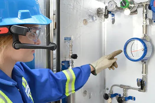 Field-engineer-image-on-homepage
