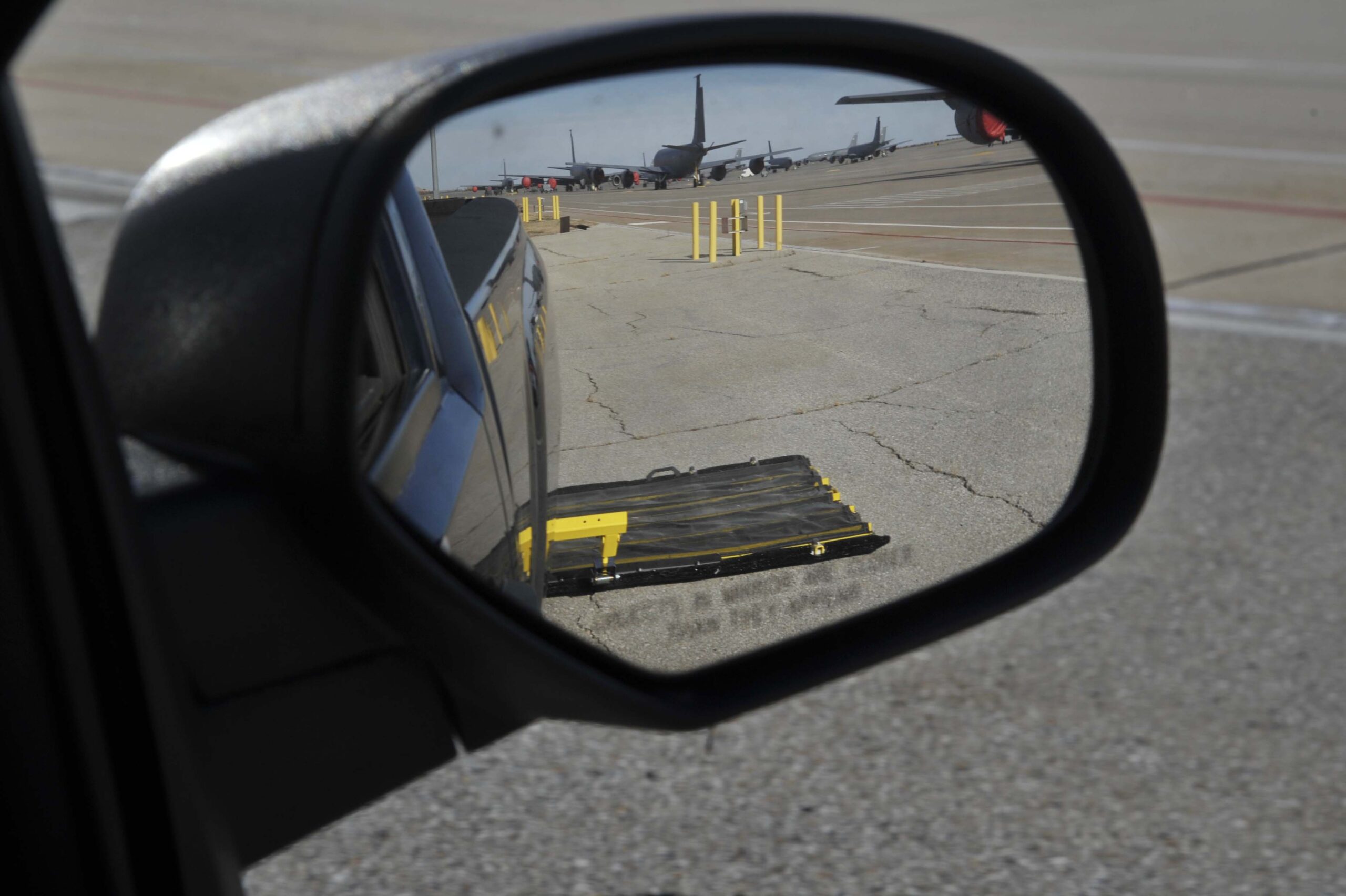 FOD-Razor friction mat sweeper